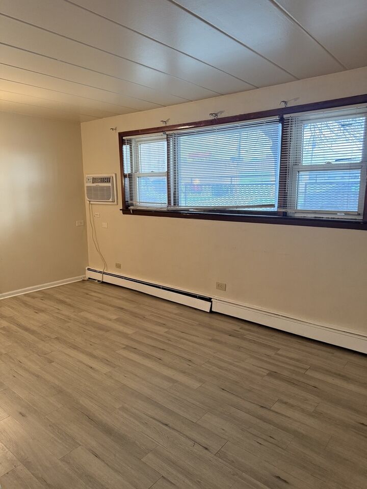 Property Photo: 12549 S Marshfield Avenue 1E IL 60827