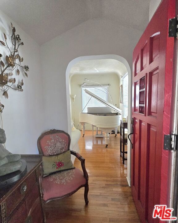 Property Photo: 4626 Brynhurst Avenue CA 90043