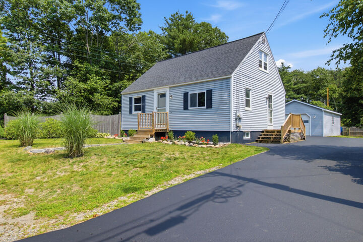 Property Photo:  6 Merrymeeting Road  ME 04011 