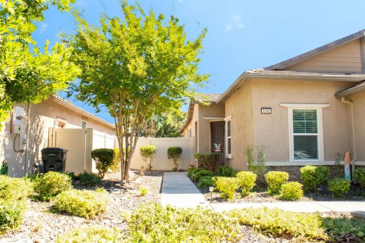 Property Photo: 1242 Shady Pines Street CA 95336