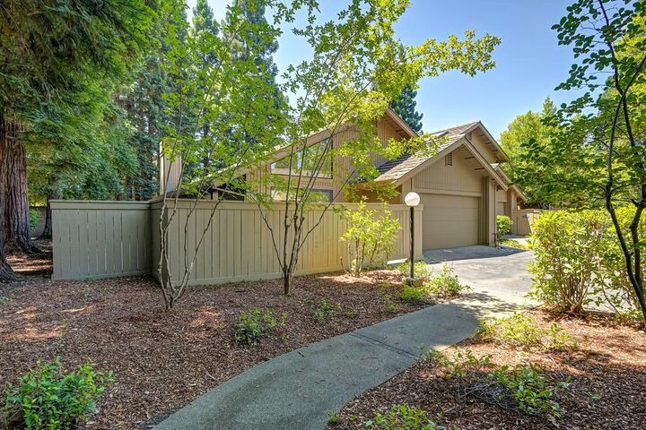 Property Photo:  1815 Discovery Village Lane  CA 95670 