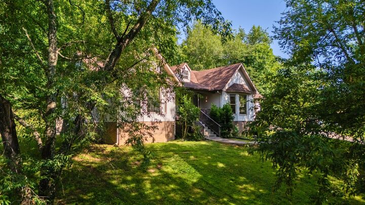 Property Photo: 1440 College Park Dr TN 38401