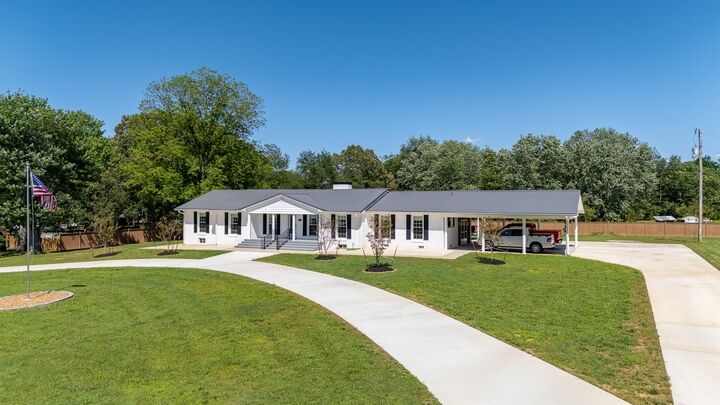 Property Photo: 1448 Baker Ln TN 38464