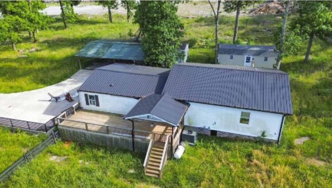 Property Photo: 1749 Chandler Rd TN 37122