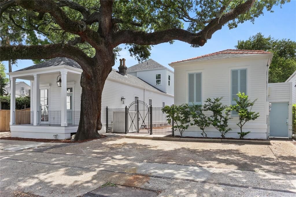 Property Photo: 918 Foucher Street 2 LA 70115