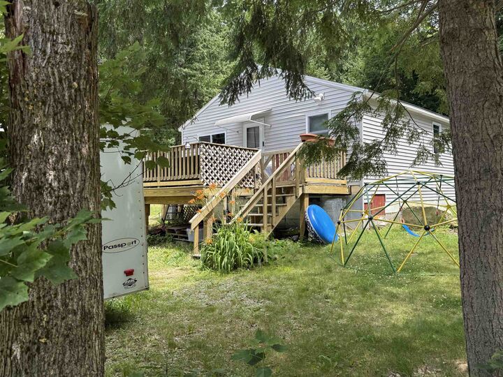 Property Photo:  22 Chestnut Avenue  NH 03837 