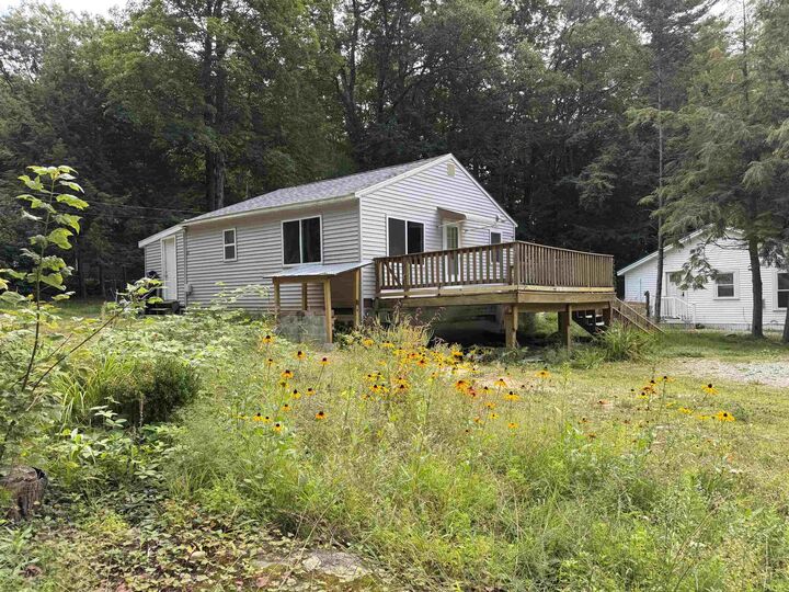 Property Photo:  22 Chestnut Avenue  NH 03837 