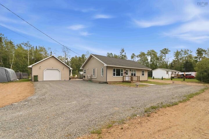 19 Robyn Drive — photo 1
