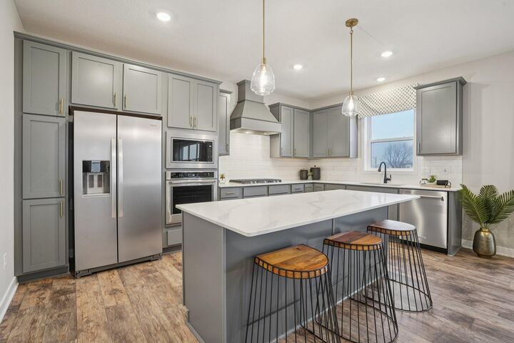 Property Photo: 1595 Creekside Drive MN 55379