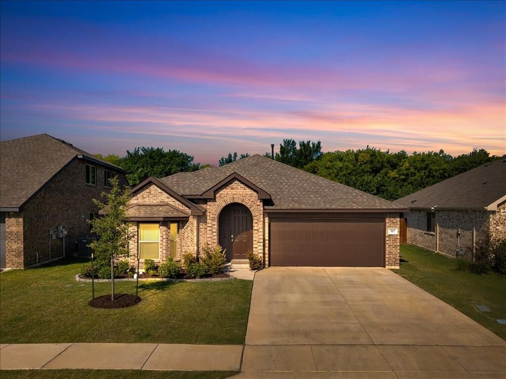 Property Photo: 317 Rock Sparrow Lane TX 76009