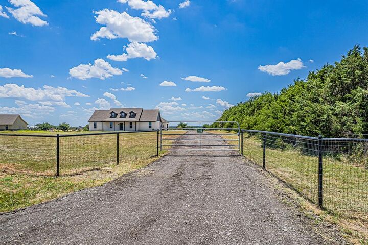 Property Photo: 140 Alamo Road TX 76088