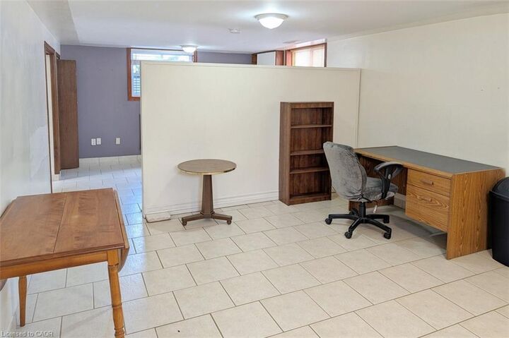 Property Photo:  98 Kipling Road 2  ON L8S 3X5 