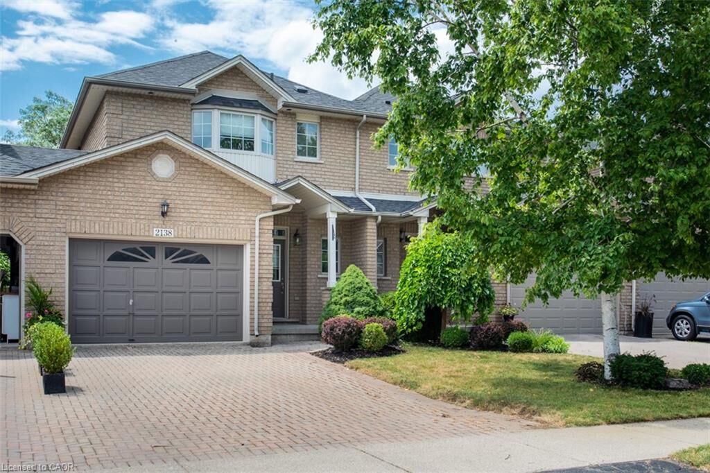Property Photo: 2138 Crosswinds Court ON L7M 4K9