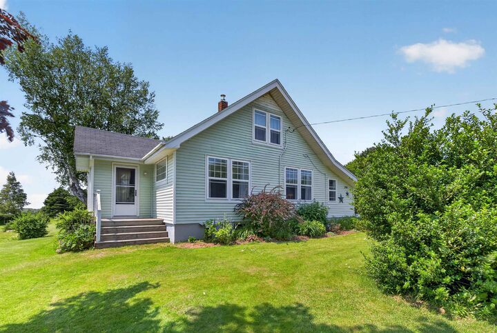 Property Photo:  204 Kelvin Road  PE C0B 1M0 