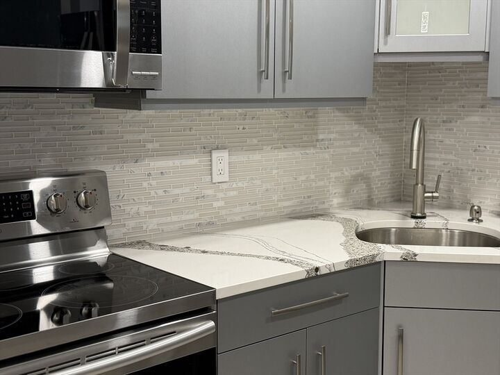 Property Photo:  661 Lowell St 3  MA 02420 