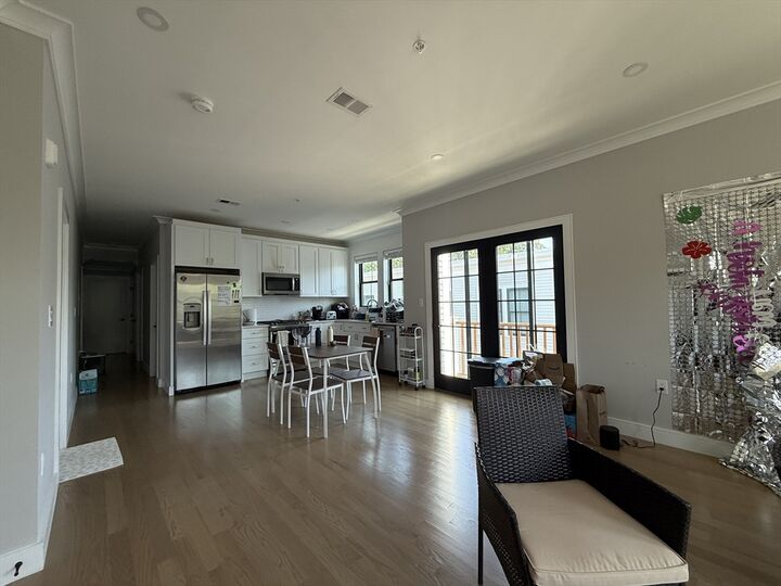 Property Photo: 285 Lamartine 3 MA 02130