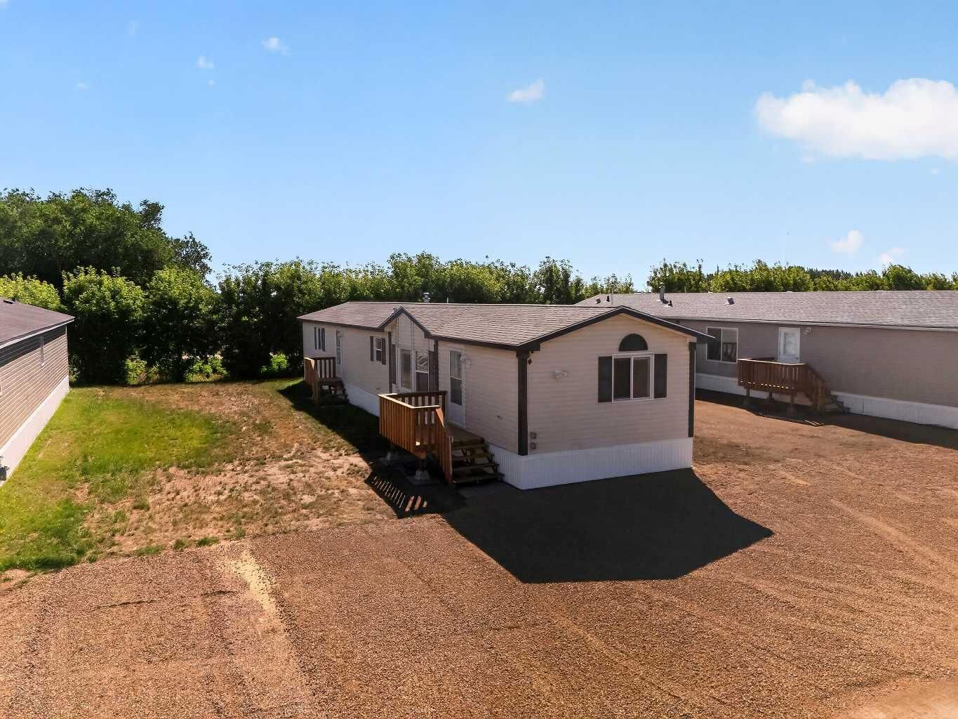 Property Photo: 11005 103 Street AB T0H 2H0