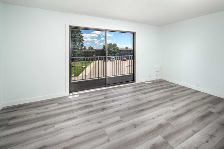 Property Photo: 1055 72 Avenue NW 49 AB T2K 5S4