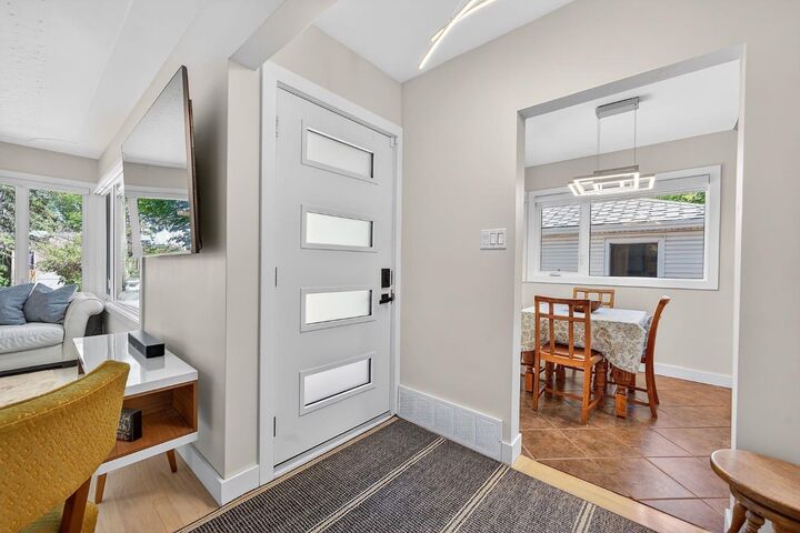 Property Photo: 3723 2 Street NW AB T2K 0Y5