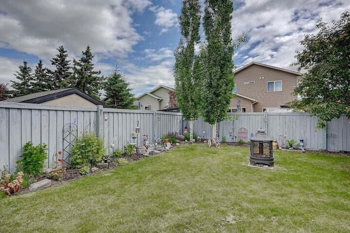Property Photo: 8823 88C Street AB T8X 0G2