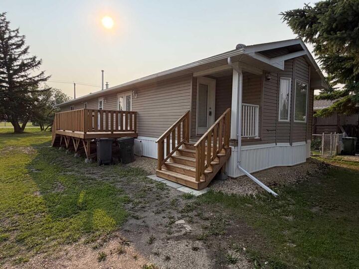 Property Photo: 2 6205 54 Street AB T4J 1M5