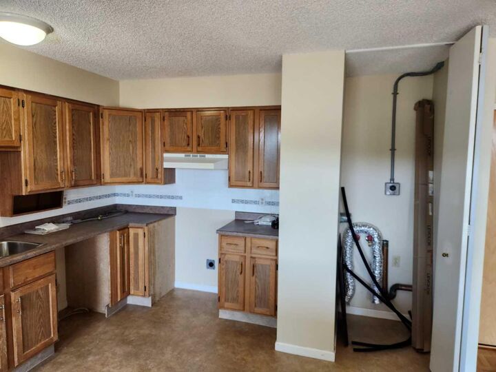 Property Photo: 80 Point McKay Crescent NW 1806 AB T3B 4W4