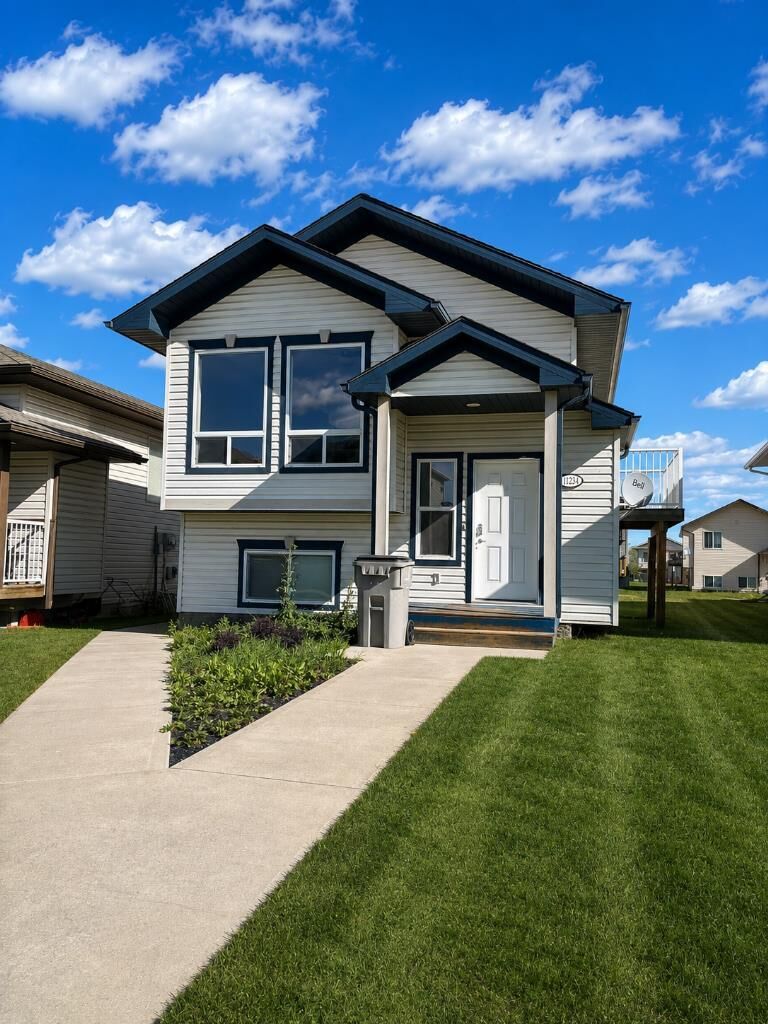 Property Photo: 11234 75 Avenue B AB T8W 0C5