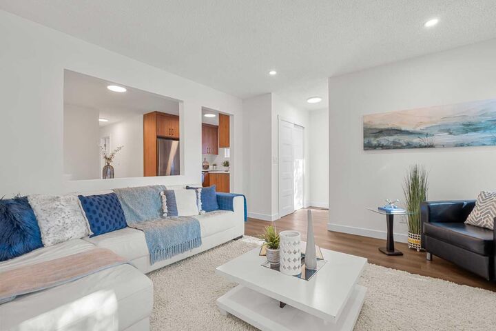 Property Photo:  3116 51 Street SW  AB T3E 6R4 