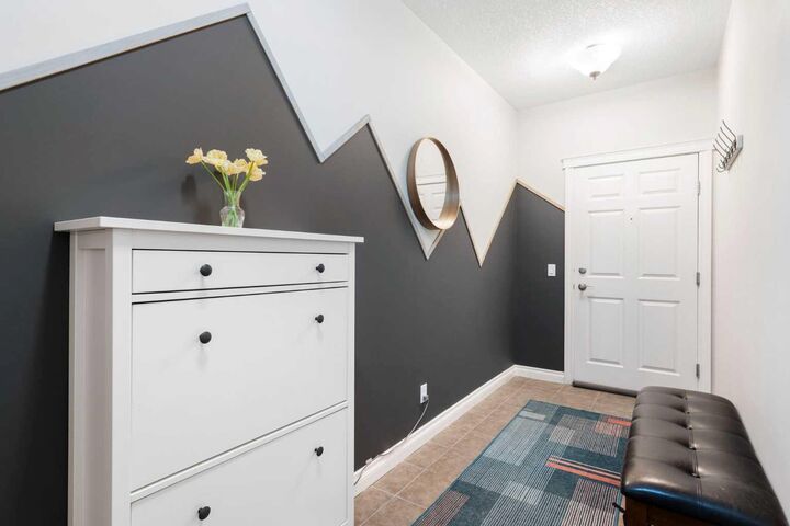 Property Photo:  24 Hemlock Crescent SW 4208  AB T3C 2Z1 