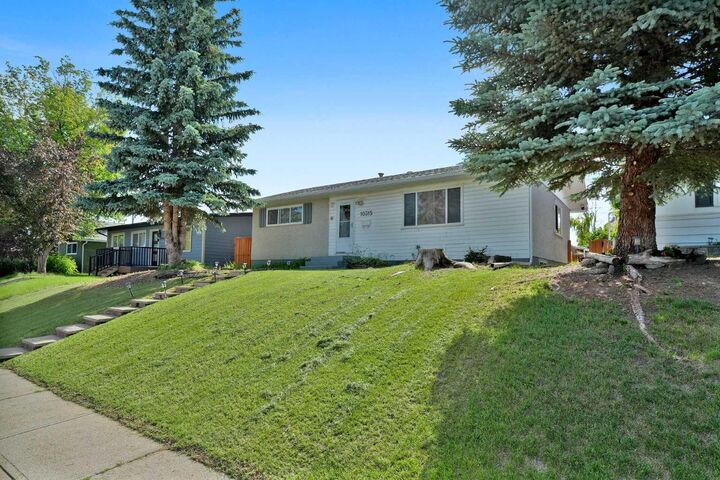 10315 8 Street SW — photo 1