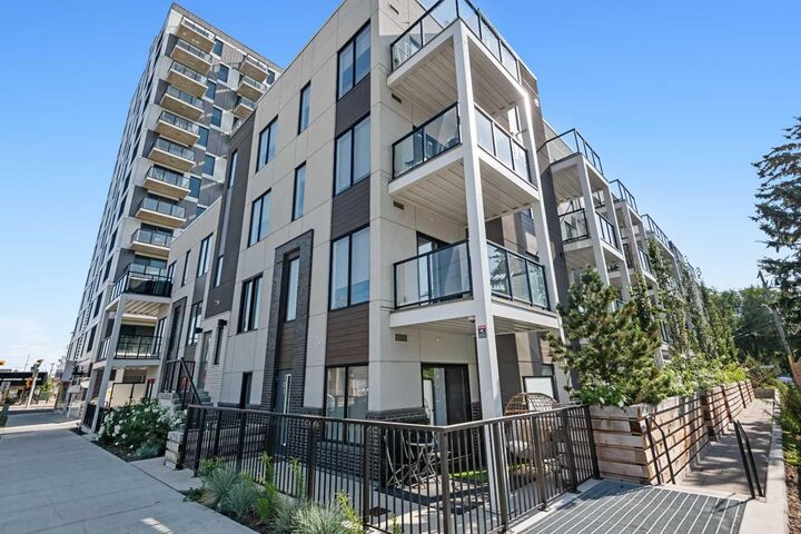 455 1 Avenue NE 401 — photo 1