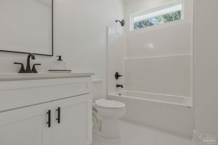 Property Photo:  2991 N 13th Ave  FL 32583 