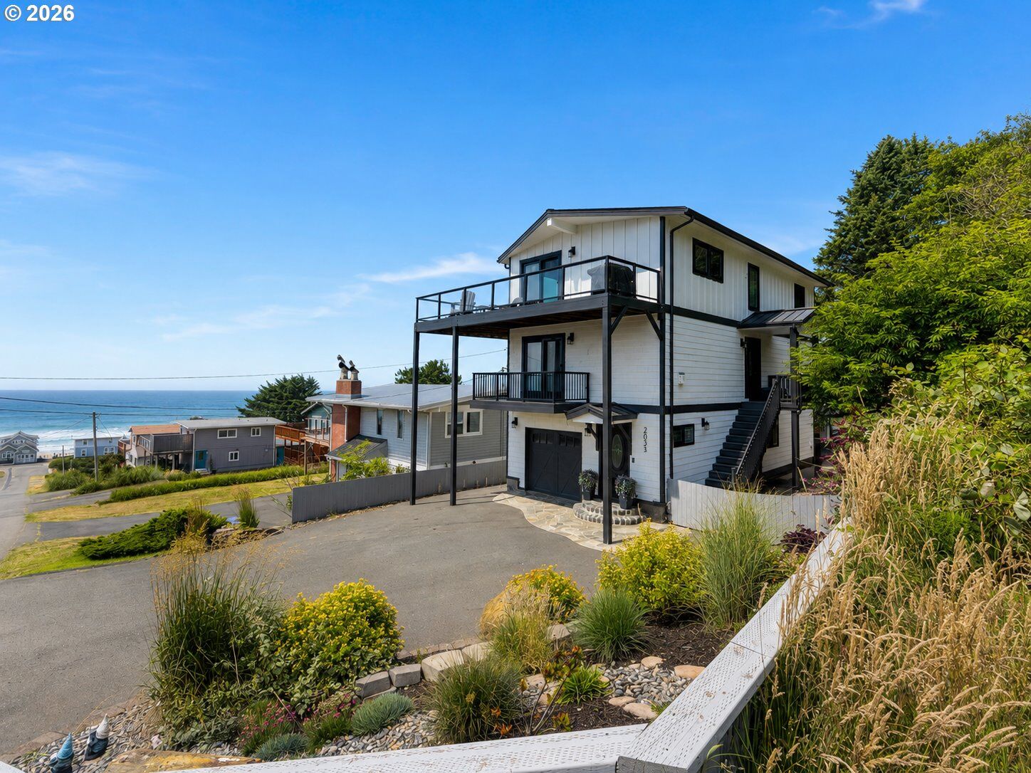Property Photo:  2035 NE 66th St  OR 97367 