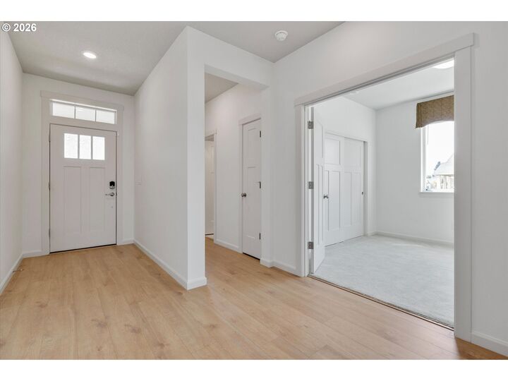 Property Photo:  1917 N Hyssop St  OR 97013 