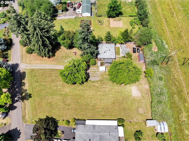 Property Photo:  13925 SW River Ln  OR 97224 