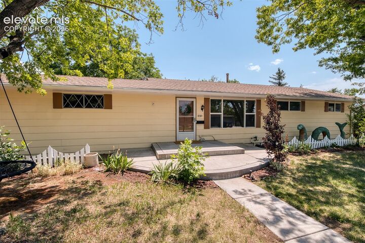 Property Photo: 8584 E Briarwood Place CO 80112