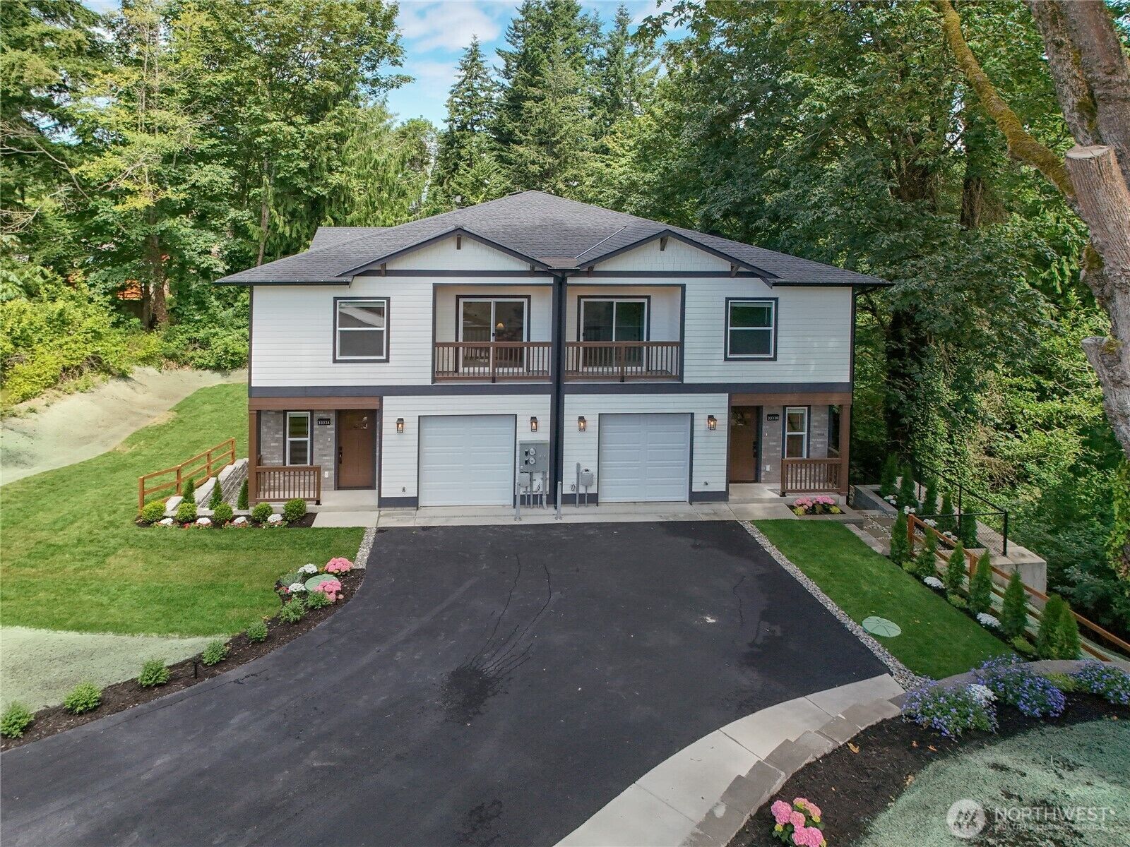 Property Photo:  3333  Nassau Street A  WA 98201 