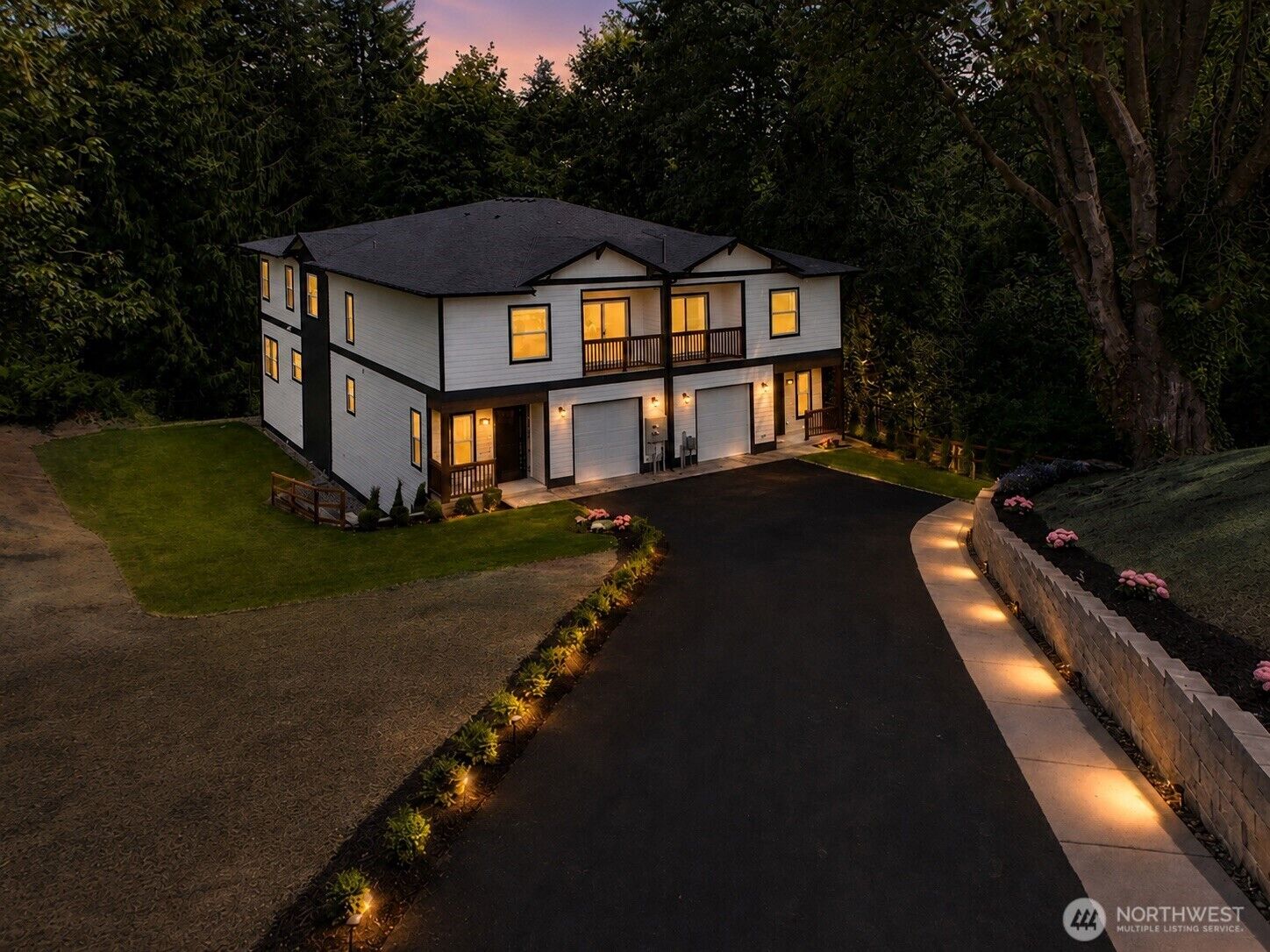 Property Photo:  3333  Nassau St A  WA 98201 