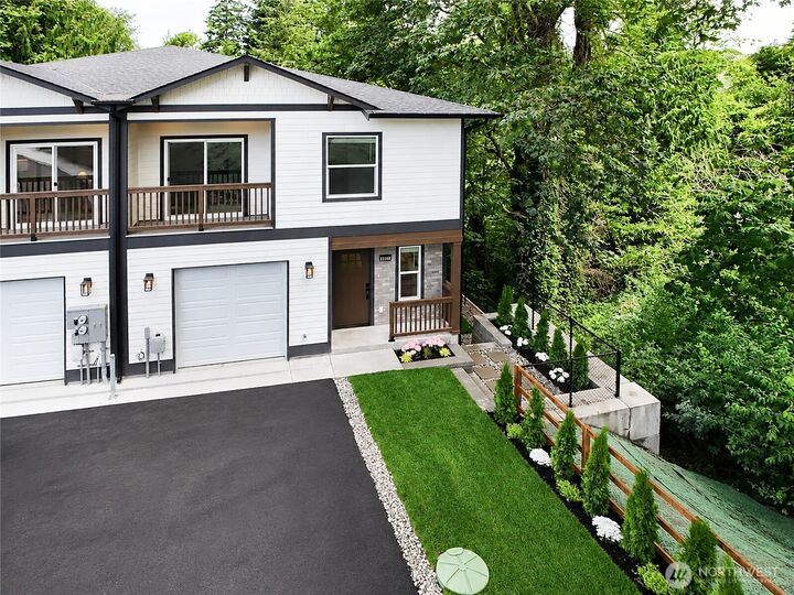 Property Photo: 3333 Nassau Street B WA 98201