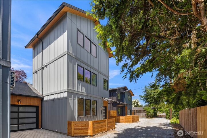Property Photo: 512 N 92nd Street WA 98103