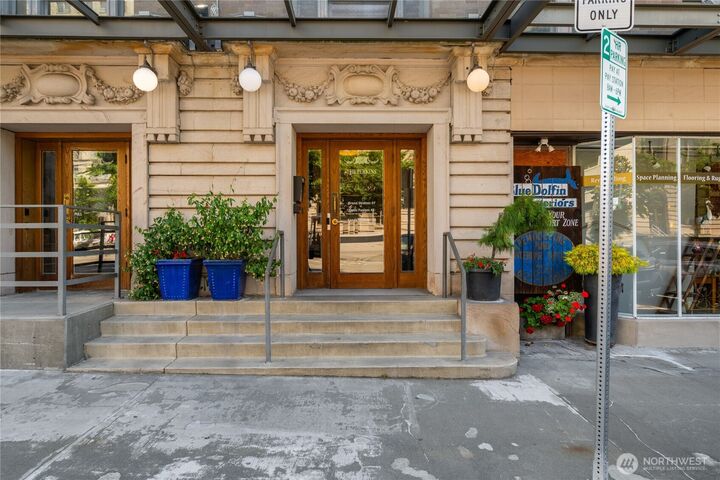 Property Photo:  1101  A Street 608  WA 98402 