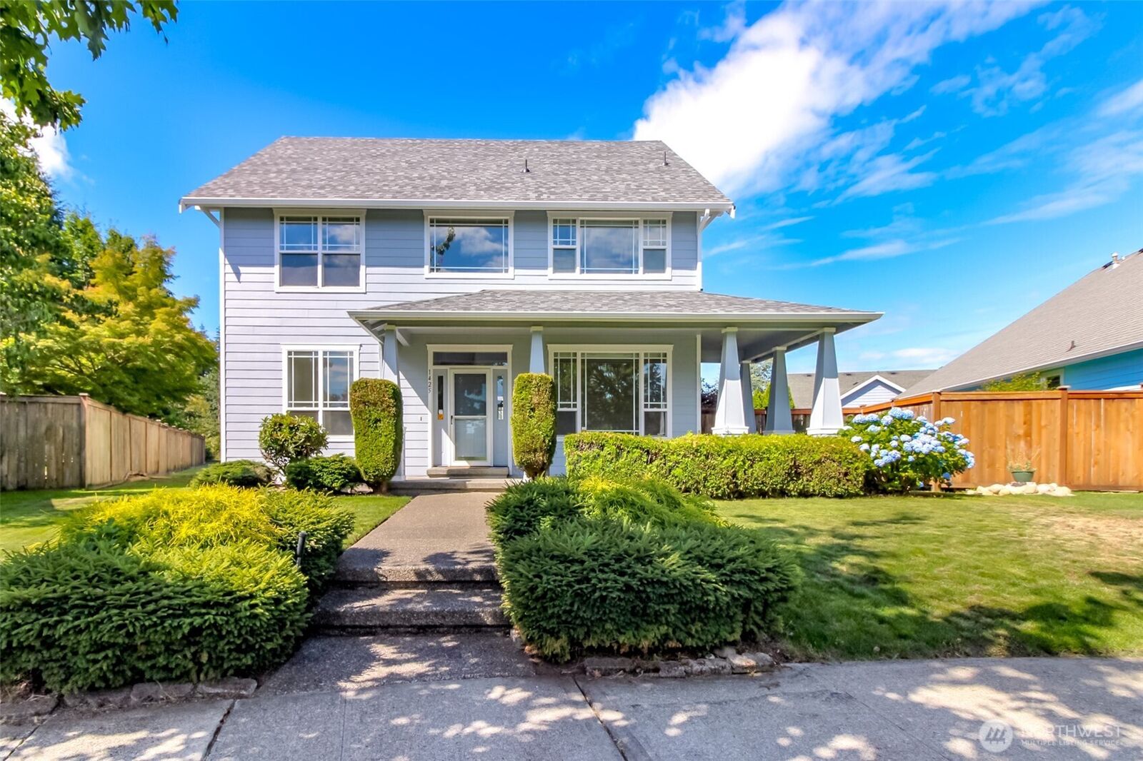 Property Photo:  1425  Richmond Court  WA 98327 