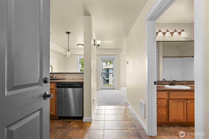 Property Photo:  680  32nd Street #C402  WA 98225 