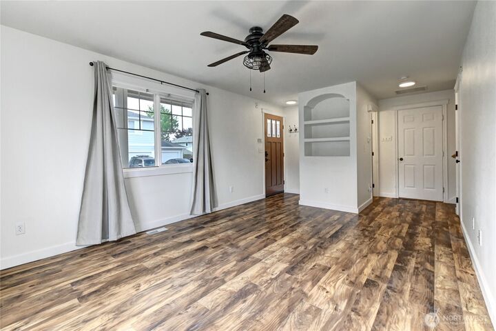 Property Photo:  1024  85th Drive NE  WA 98258 