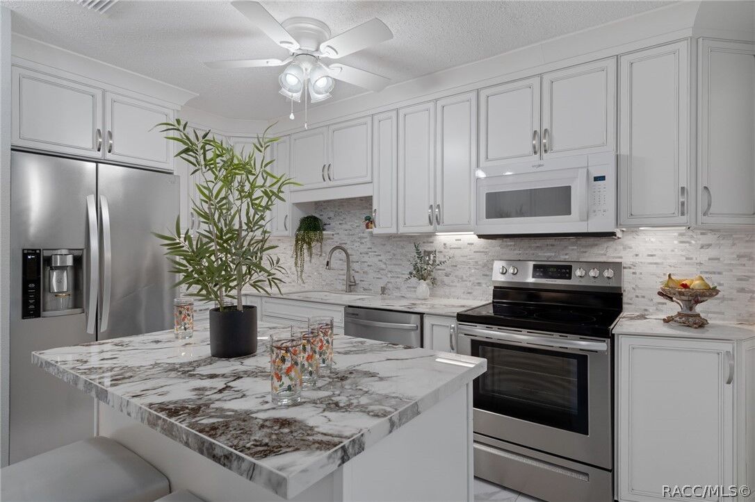 Property Photo:  2400 Forest Drive 222  FL 34453 