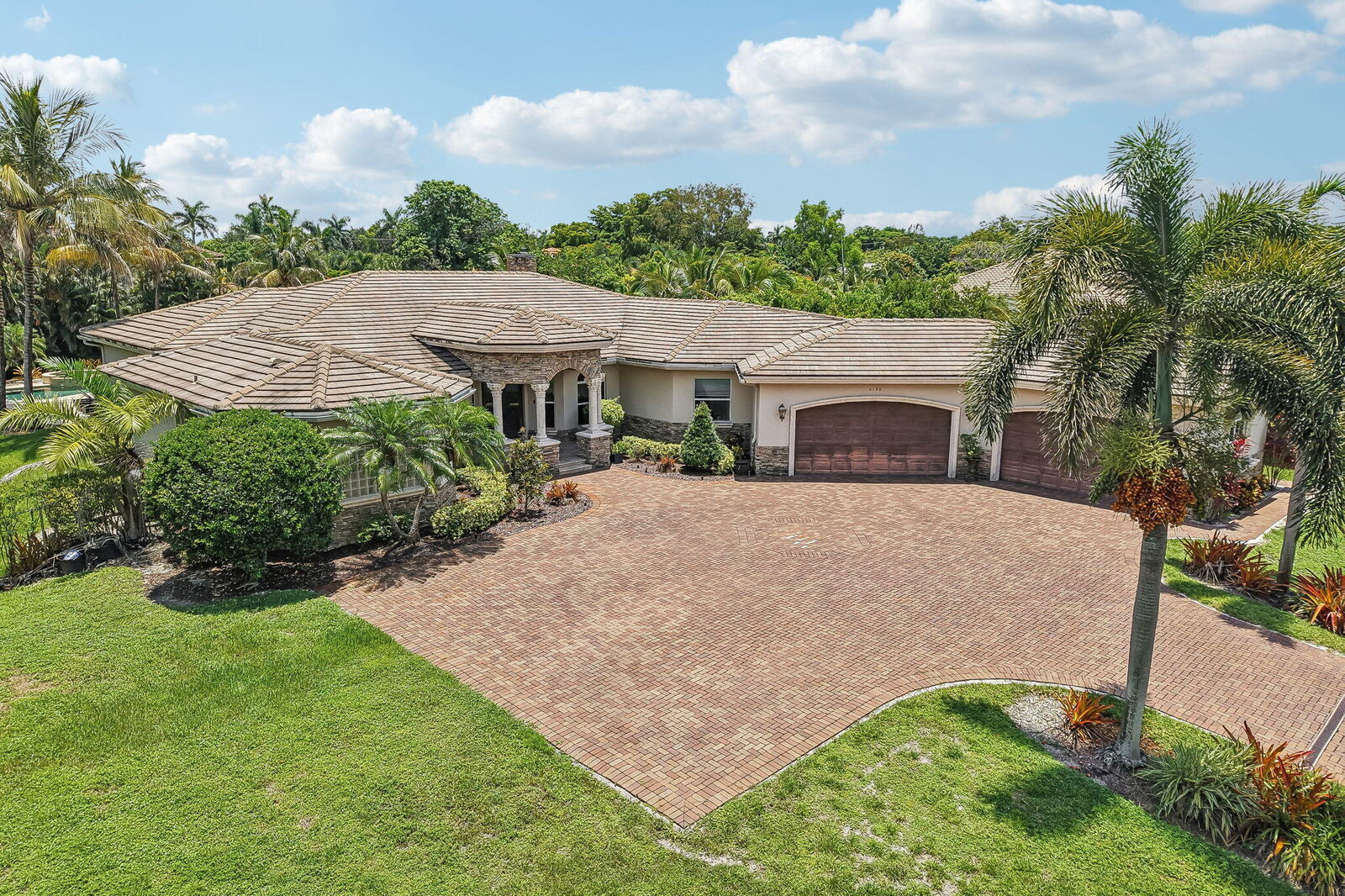 Property Photo: 2130 SW 113th Avenue FL 33325