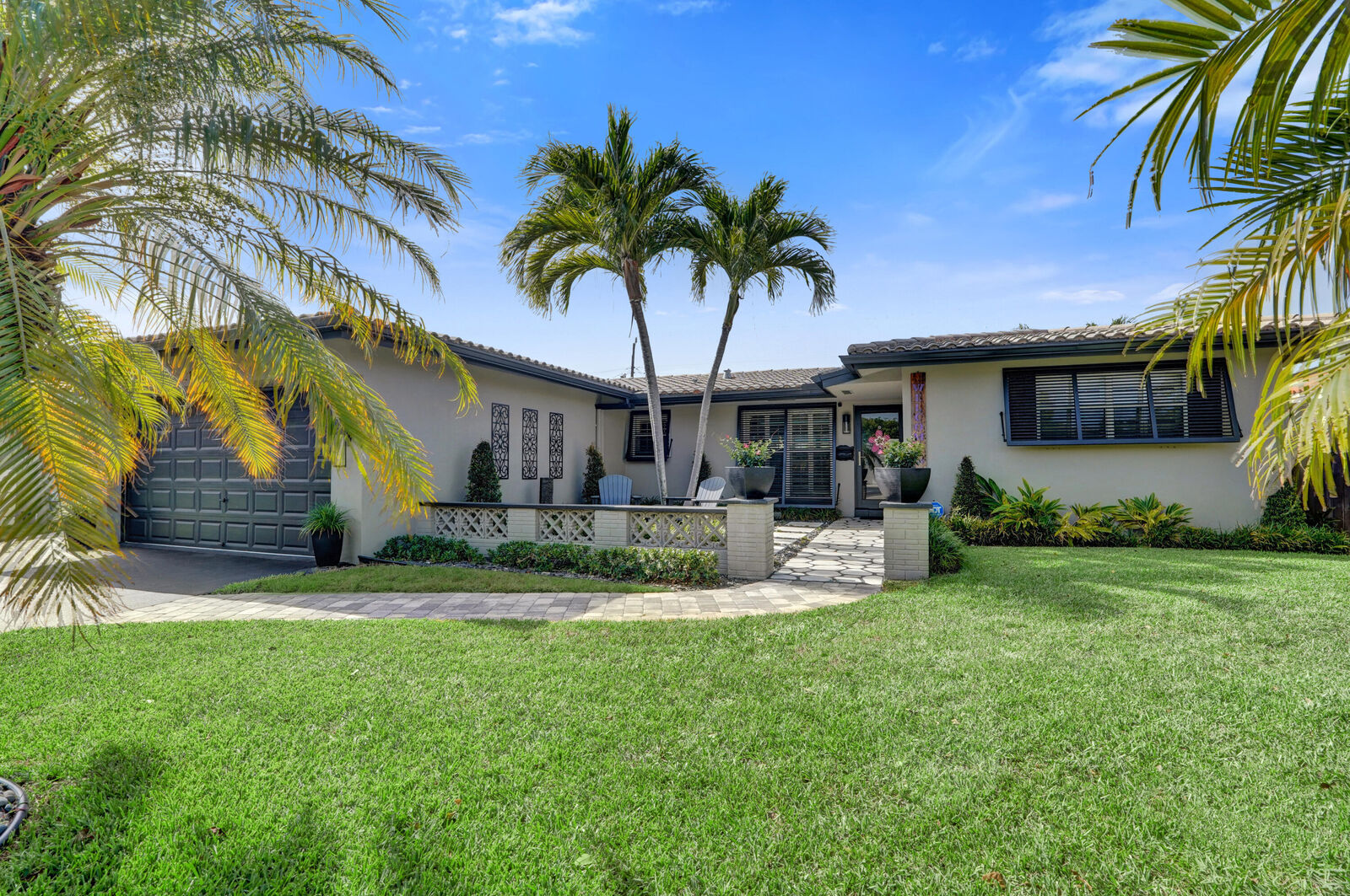 Property Photo: 2117 NE 62nd Court FL 33308