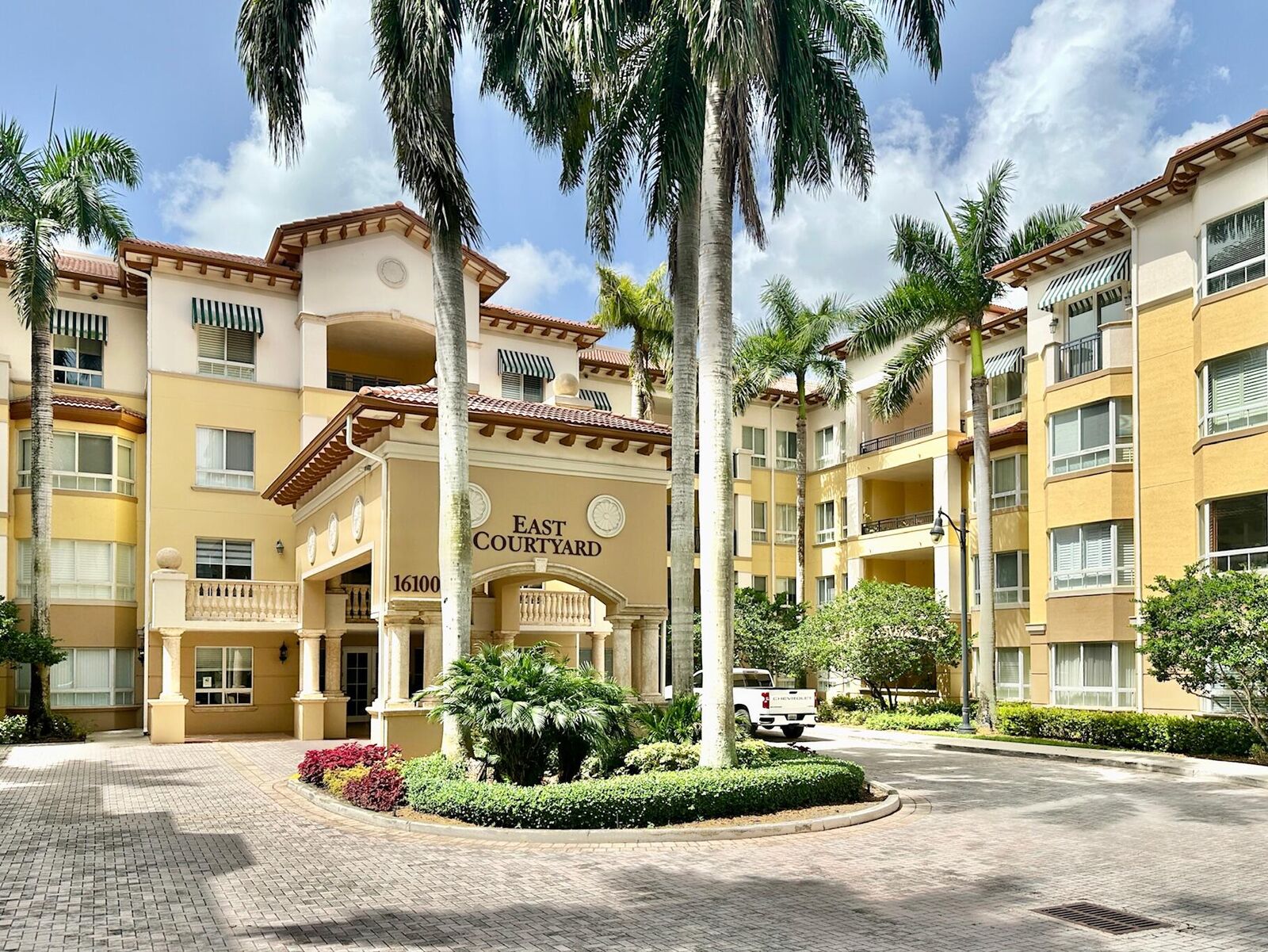 Property Photo: 16100 Emerald Estates Drive 389 FL 33331