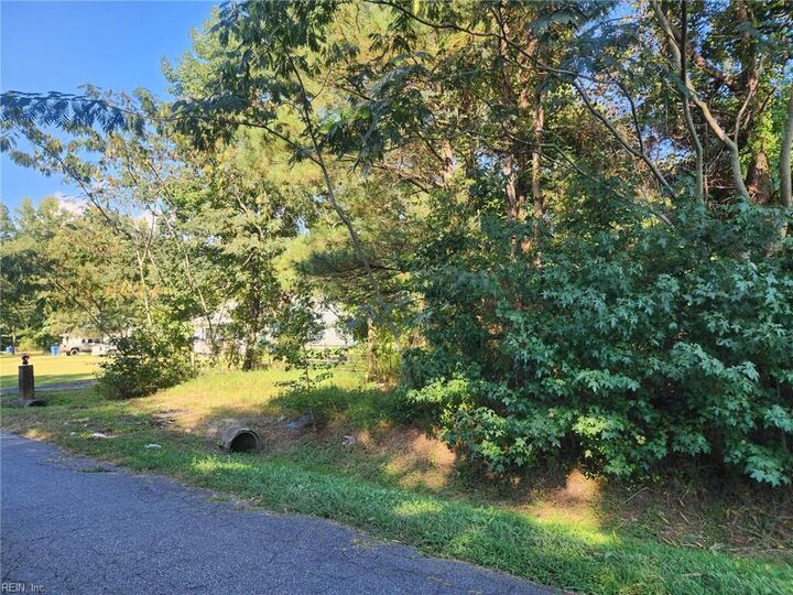 Property Photo: 14 Truitt Rd VA 23321