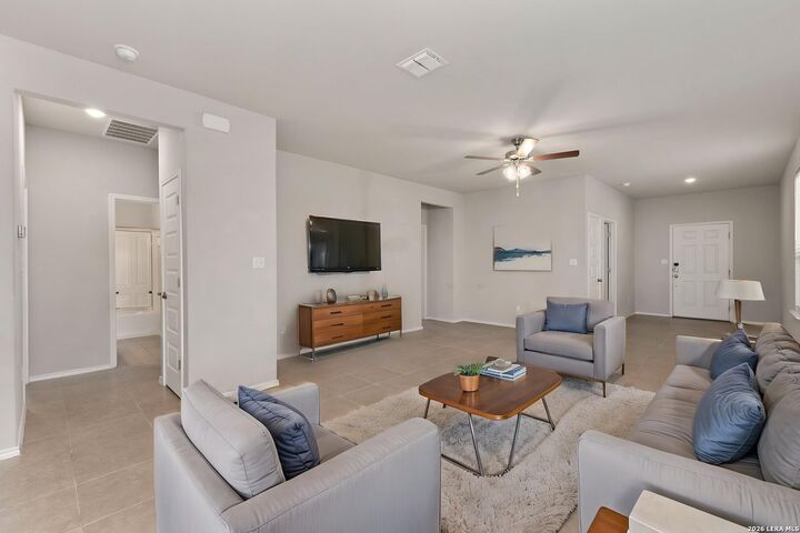 Property Photo: 10019 Rancho Real Rd TX 78224